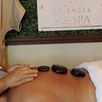 Massagem pedras quentes